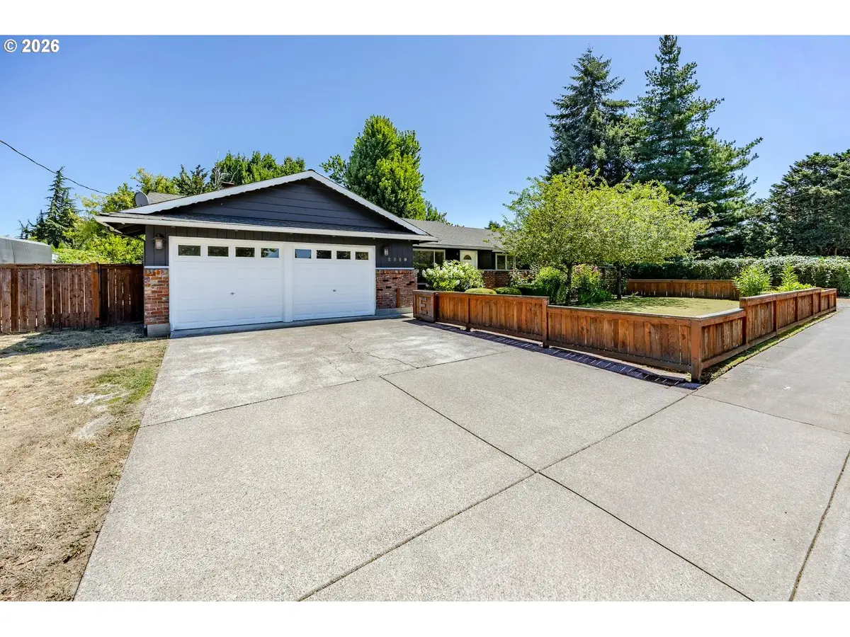2219 19th St, Springfield, OR 97477 - #1