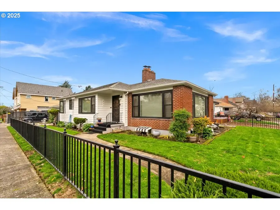 1805 NE Saratoga St, Portland, OR 97211 - Image #2