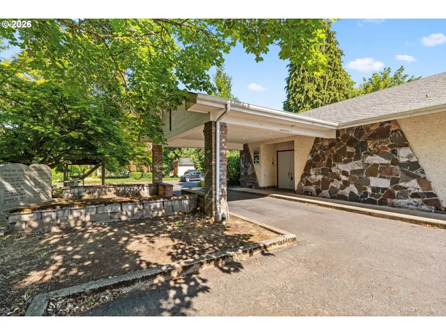 2111 Minnesota St, Eugene, OR 97402 - #2