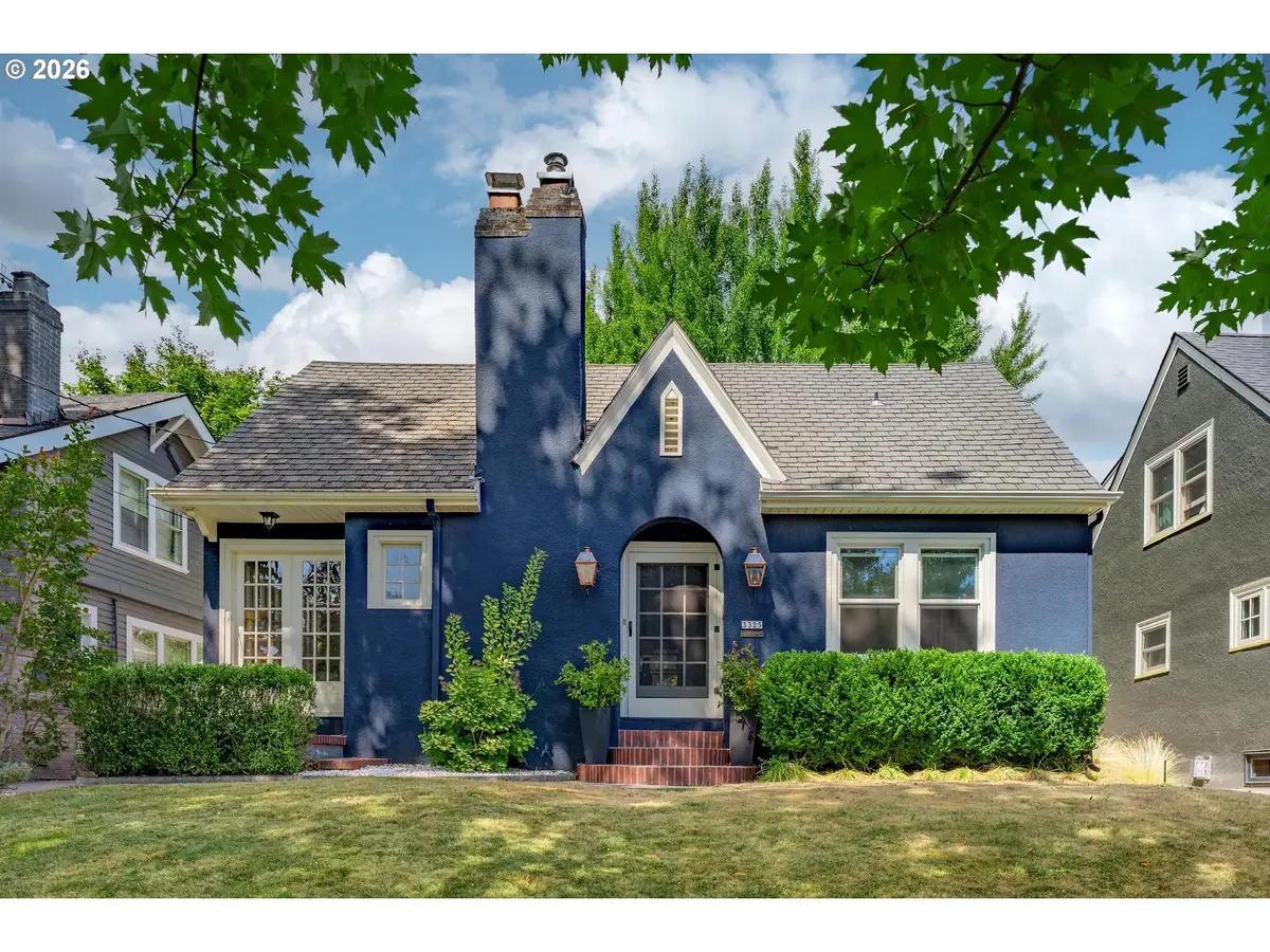 3325 NE Holladay St, Portland, OR 97232 - #1