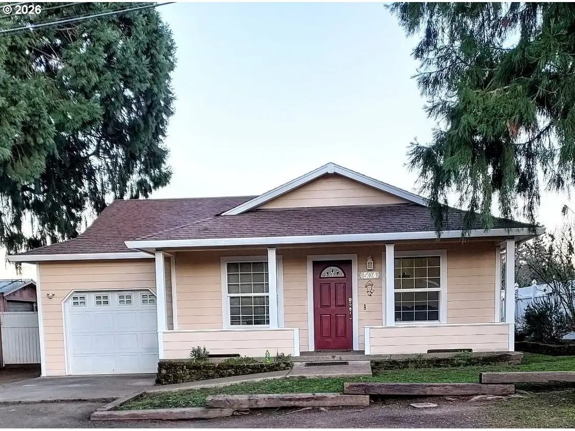 504 Wall St, Silverton, OR 97381 - #1