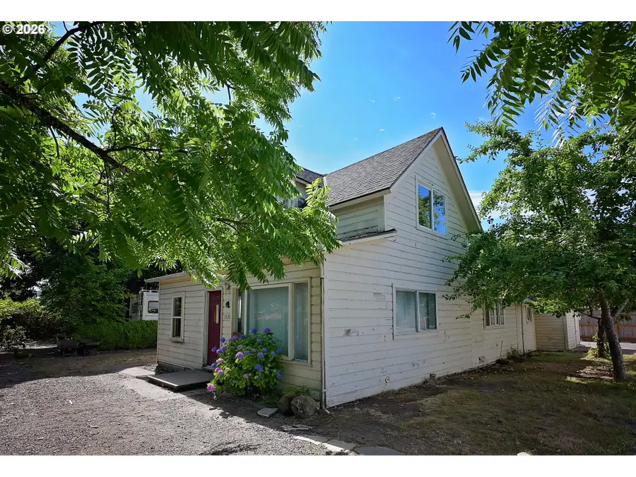 1710 SW 2nd St, McMinnville, OR 97128 - #2