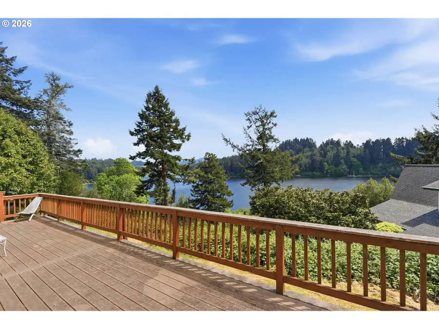 411 Tenmile Ter, Lakeside, OR 97449 - #2