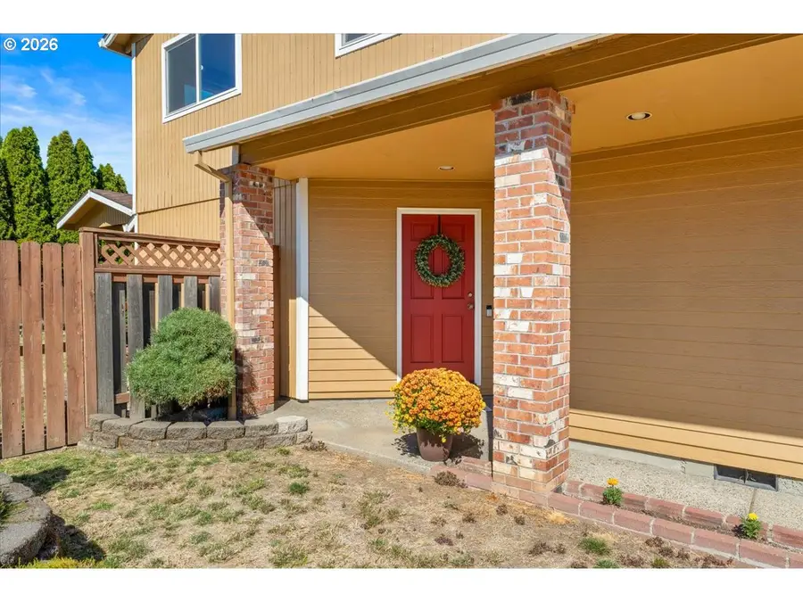 2253 SE 74th Ave, Hillsboro, OR 97123 - #2