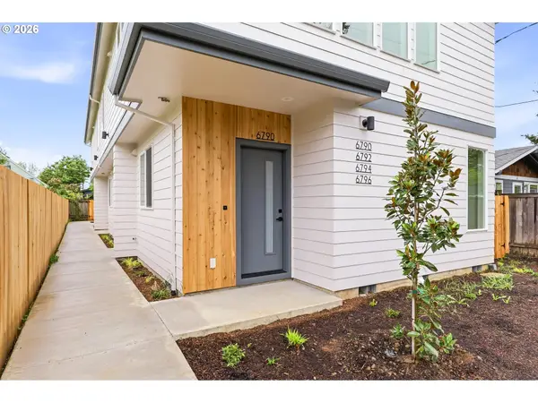 6794 SE Insley #3, Portland, OR 97206