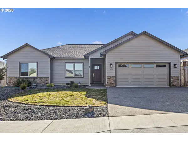 924 Durham Ave, Sutherlin, OR 97479