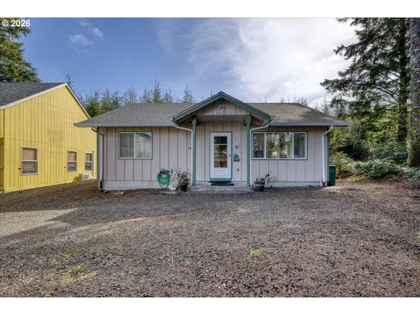 142 S Quadrant St, RockawayBeach, OR 97136
