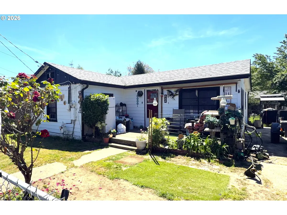 844 NE Johnson St, Myrtle Creek, OR 97457 - #1