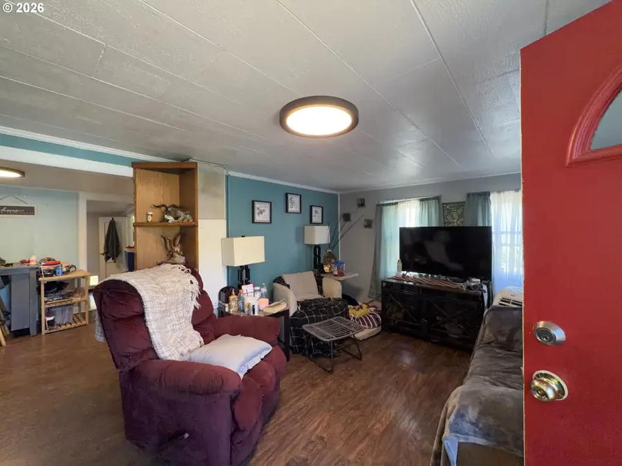 844 NE Johnson St, Myrtle Creek, OR 97457 - #3