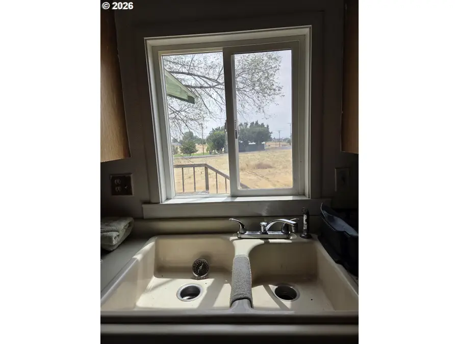 510 S Jefferson St, Condon, OR 97823 - #2