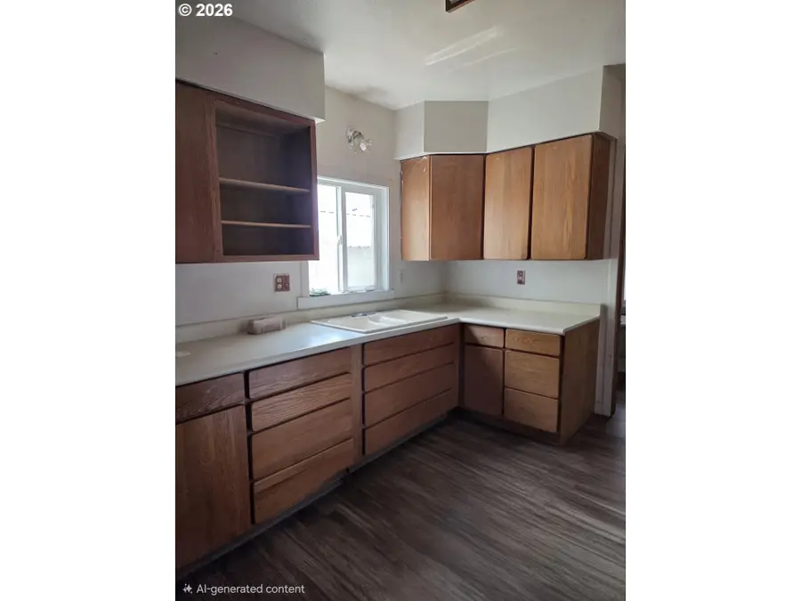 510 S Jefferson St, Condon, OR 97823 - #3