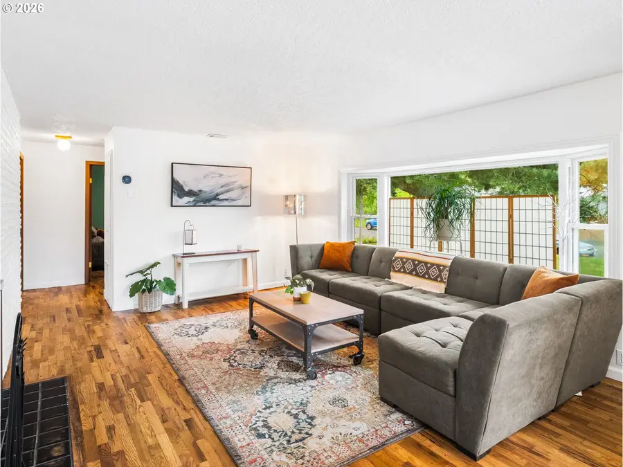 321 SE 108th Ave, Portland, OR 97216 - #3