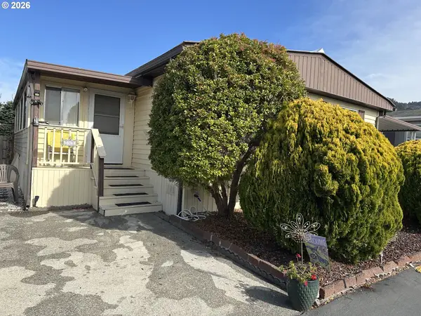 15889 Sunset Strip #14, Brookings, OR 97415