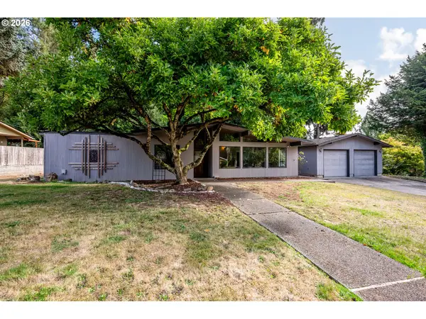 3560 Fairway Ln, Longview, WA 98632
