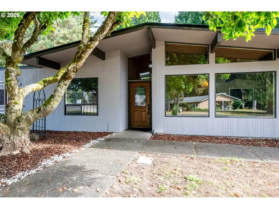 3560 Fairway Ln, Longview, WA 98632 - #3