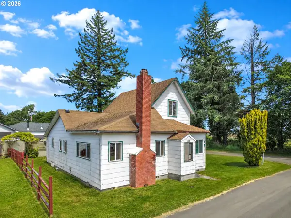 1205 2nd Ave, Hammond, OR 97121