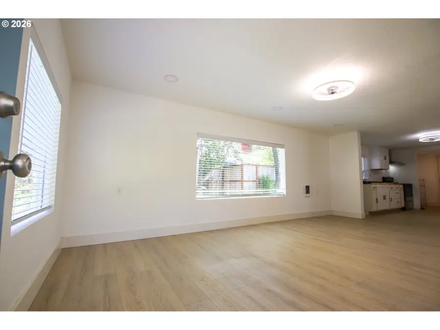 1860 30th St, Florence, OR 97439 - #3