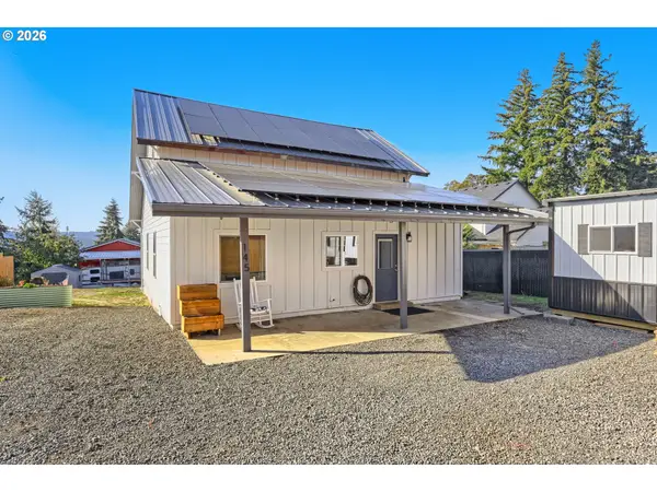 145 SE Oak View Ln, Estacada, OR 97023