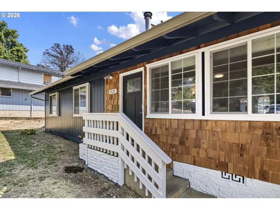 1121 NE Hawthorne Ave, Myrtle Creek, OR 97457 - #3