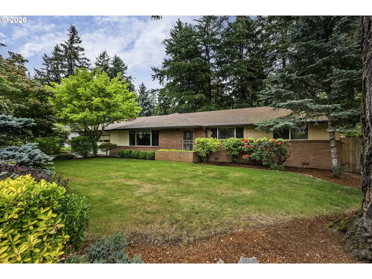 916 NE 111th Ave, Portland, OR 97220 - #1