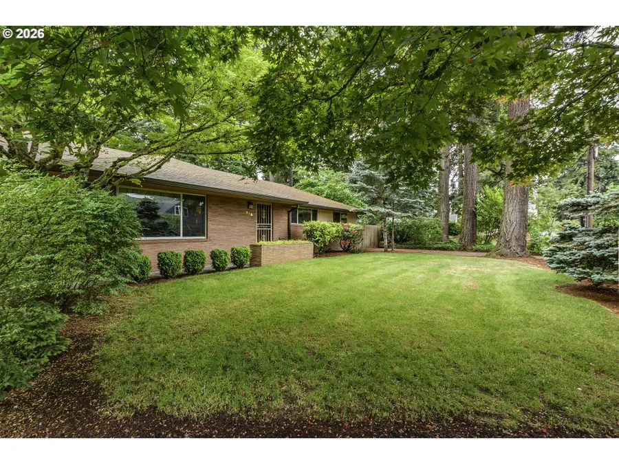 916 NE 111th Ave, Portland, OR 97220 - #2