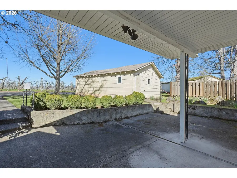 3503 Ehrck Hill Dr, Hood River, OR 97031 - #3