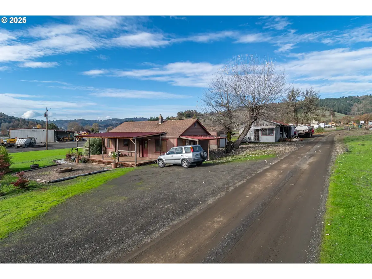 168 Breezy Ln, Roseburg, OR 97470 - Image #1