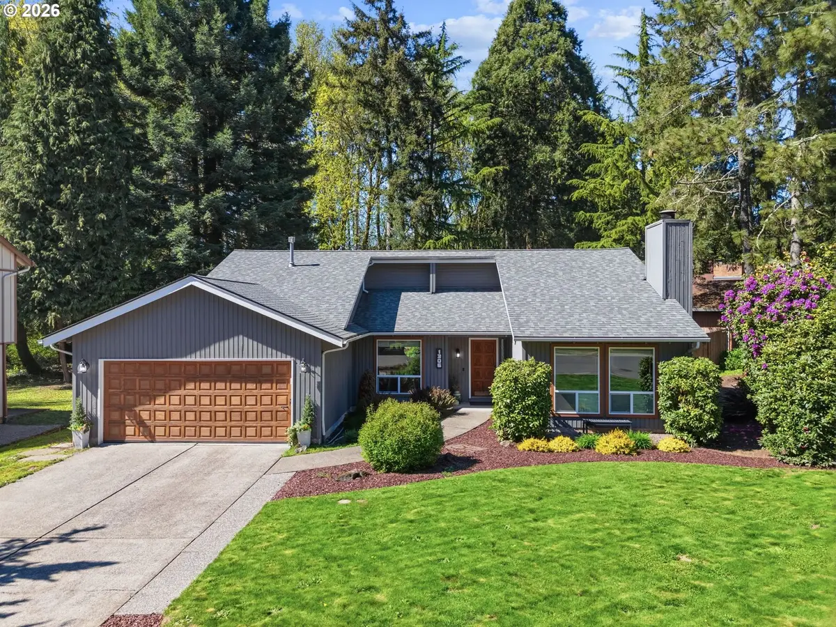 1306 Tamarisk Dr, West Linn, OR 97068 - #1