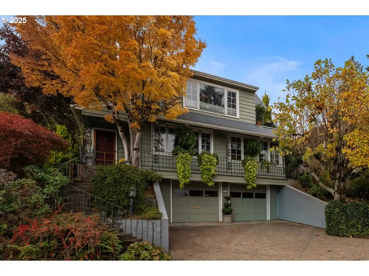 7231 S Laview Dr, Portland, OR 97219 - Image #1