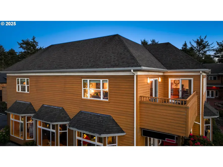 123 S Hemlock St #201, Cannon Beach, OR 97110 - #2