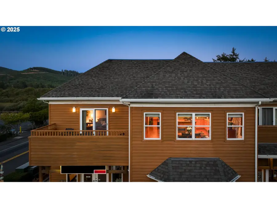 123 S Hemlock St #201, Cannon Beach, OR 97110 - #3