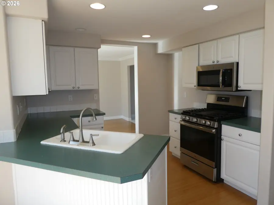 20040 Torrey Pines Dr, Oregon City, OR 97045 - #3