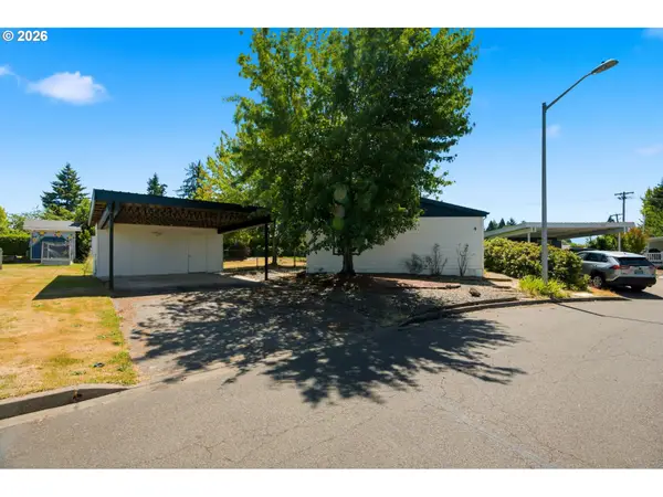 655 NE Burnett Rd #4, McMinnville, OR 97128