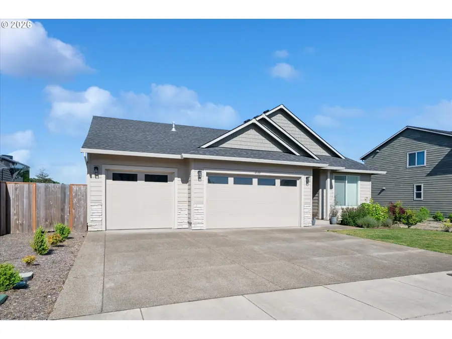 4722 Royal Dr, Albany, OR 97321 - #3