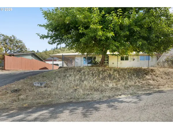 4545 Ridenour St, Roseburg, OR 97470