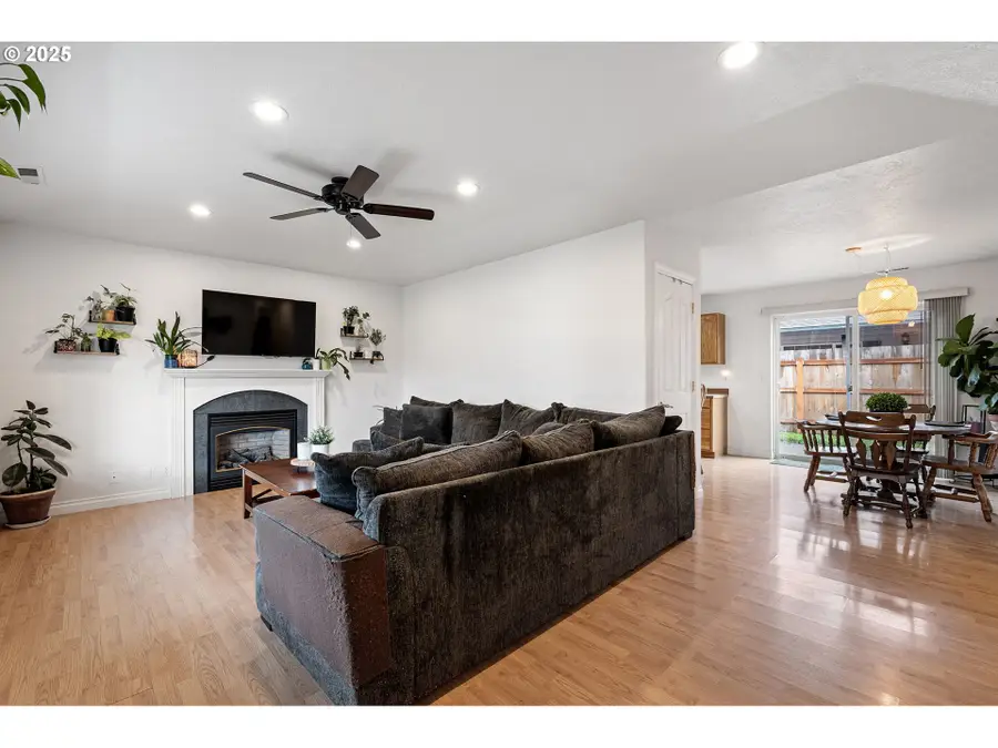 3785 Dove Ln, Eugene, OR 97402 - Image #3