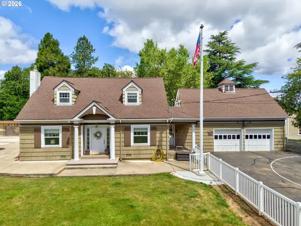 1631 Glenbrook Loop Rd, Riddle, OR 97469