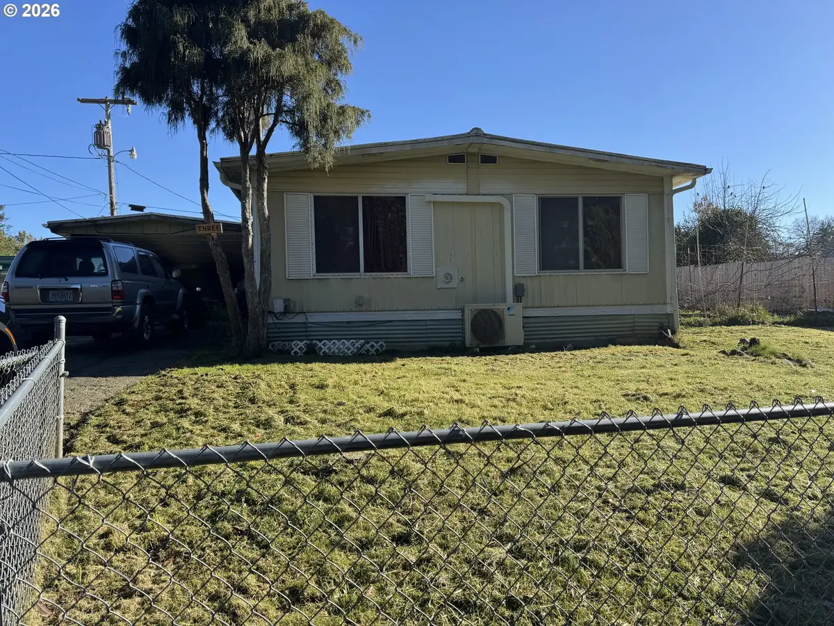 3 Spruce Dr, Myrtle Point, OR 97458 - #1