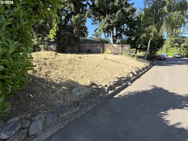 531 Riverview Dr, Salem, OR 97304