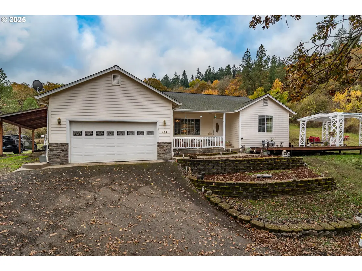 487 SE Dos Gatos Ct, Roseburg, OR 97470 - Image #1