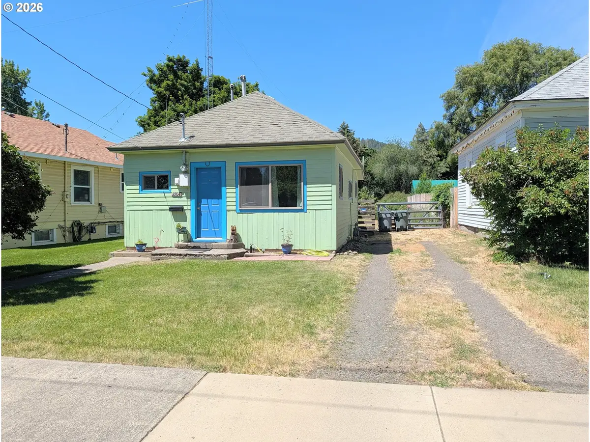 2704 N Ash St, La Grande, OR 97850 - #1