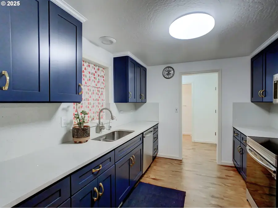 10017 SE Hult St, Portland, OR 97266 - Image #2