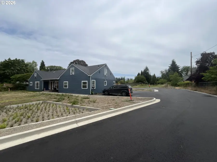 1022 Horn Ln, Eugene, OR 97404 - #2