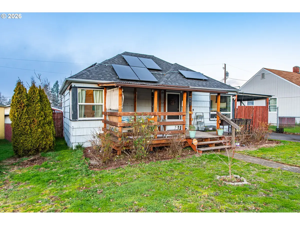 1064 E Taylor Ave, Cottage Grove, OR 97424 - Image #1