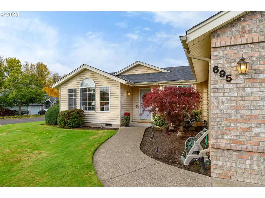 695 SW Westview Dr, McMinnville, OR 97128 - Image #3
