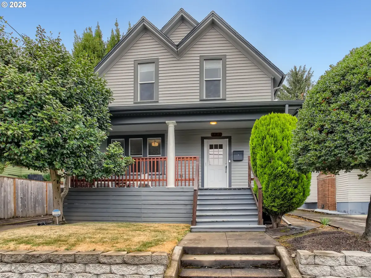 121 NE Knott St, Portland, OR 97212 - #1