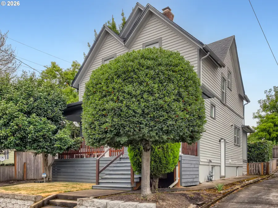 121 NE Knott St, Portland, OR 97212 - #3