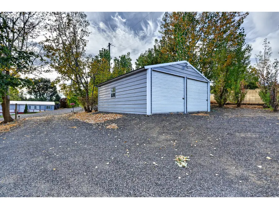 702 Main St, Moro, OR 97039 - #2