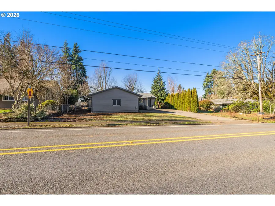 259 N Center St, Sublimity, OR 97385 - #2