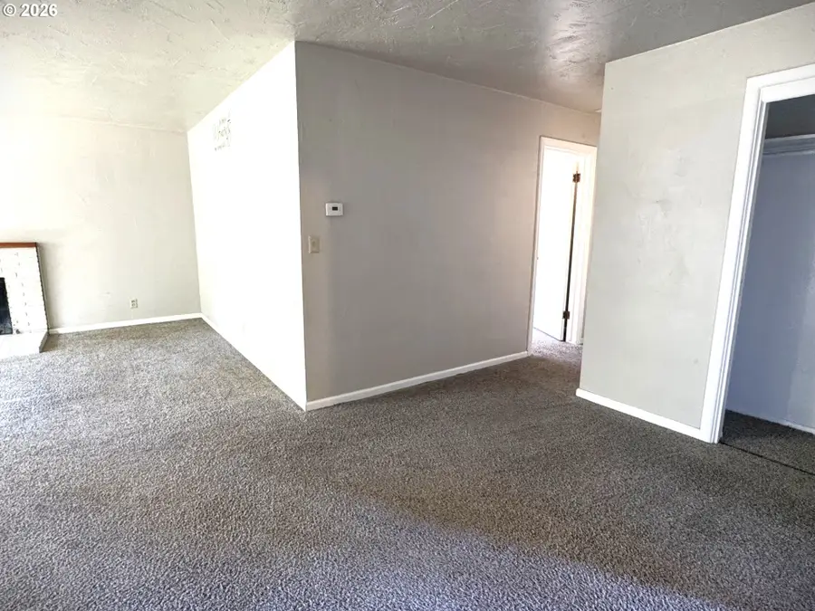 621 Irving Dr, Tri City, OR 97457 - #2